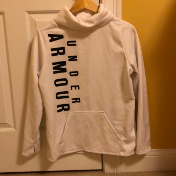 Under Armour Tops - Under Armour sweatshirt